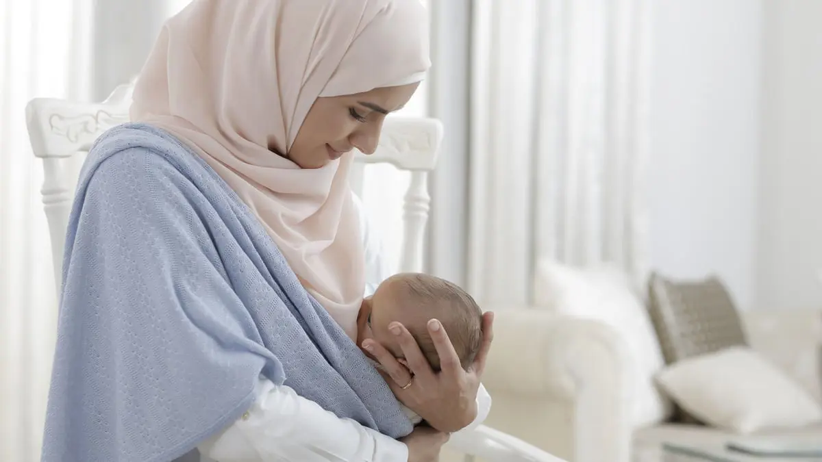 أطعمة يجب تناولها وأخرى تجنبها أثناء فترة الرضاعة الطبيعية
