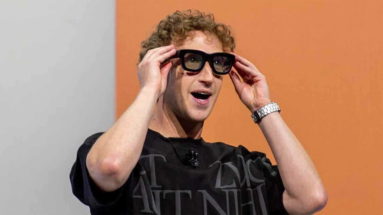 قفزة تكنولوجية نوعية.. ميتا تطلق نظارات "هايبرنوفا" الذكية