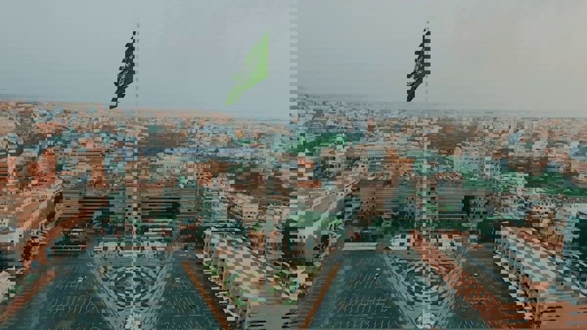 السعودية.. أمير عسير يوجه بإيقاف مسلسل "عناقيد"