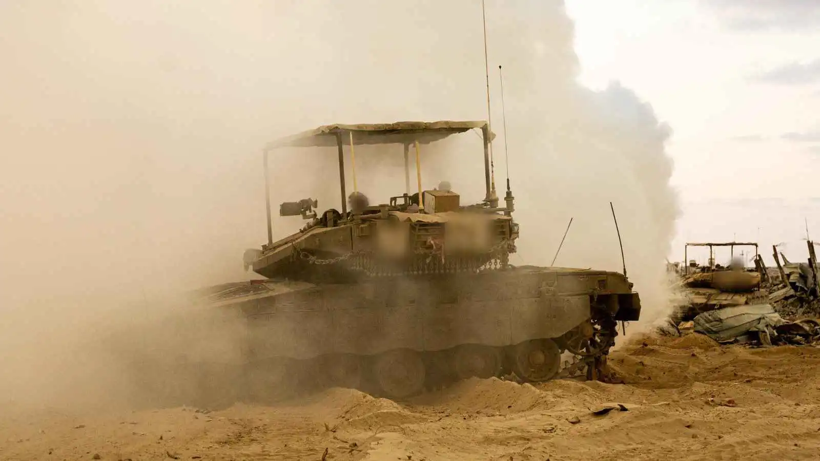 "تحول مفاجئ".. نتنياهو يأمر الجيش بوقف "احتلال غزة" بعد طلب ترامب