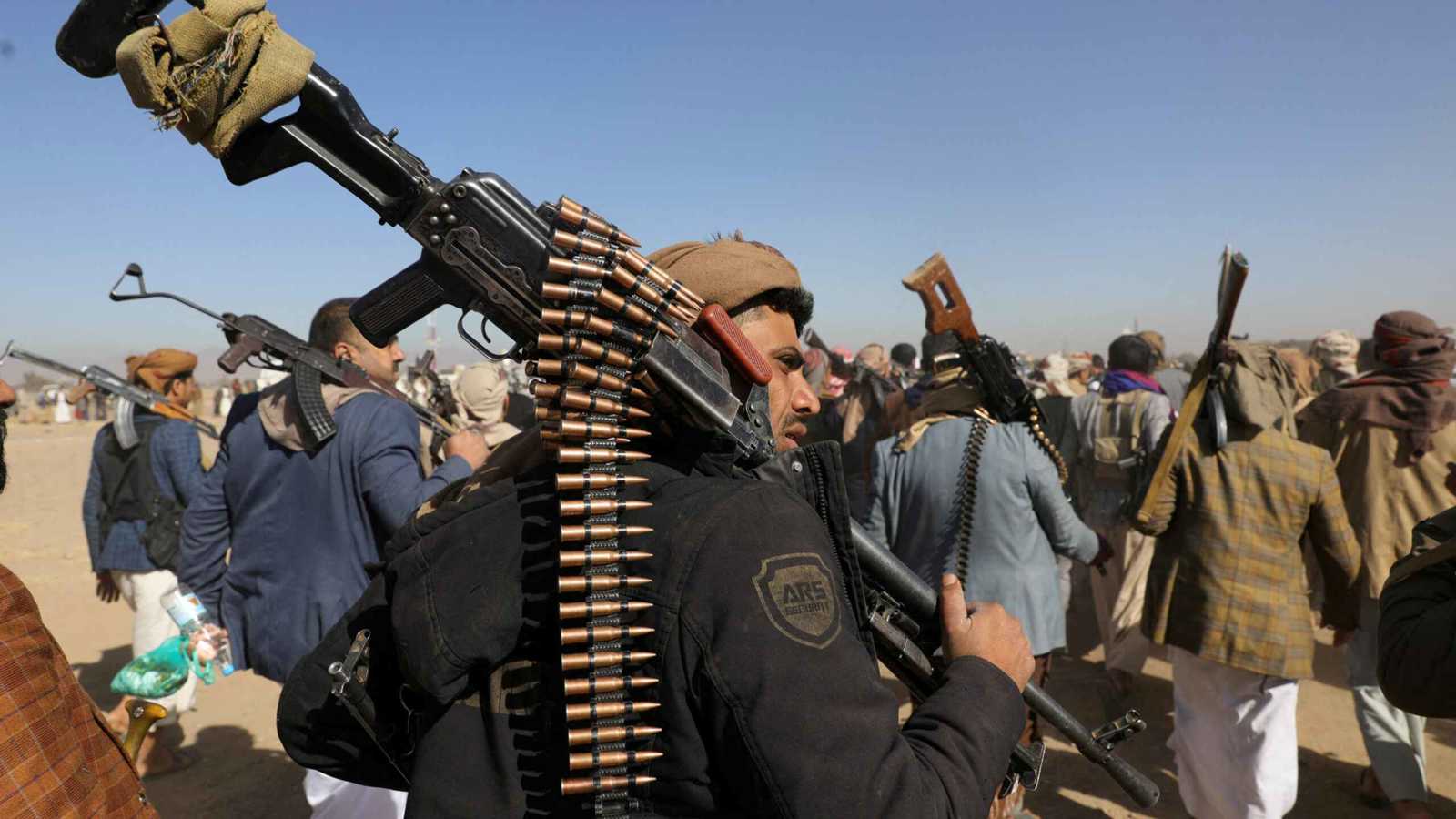 بعد أشهر من إعدامهم.. الحوثيون يرفضون تسليم جثامين 18 يمنيا لأسرهم