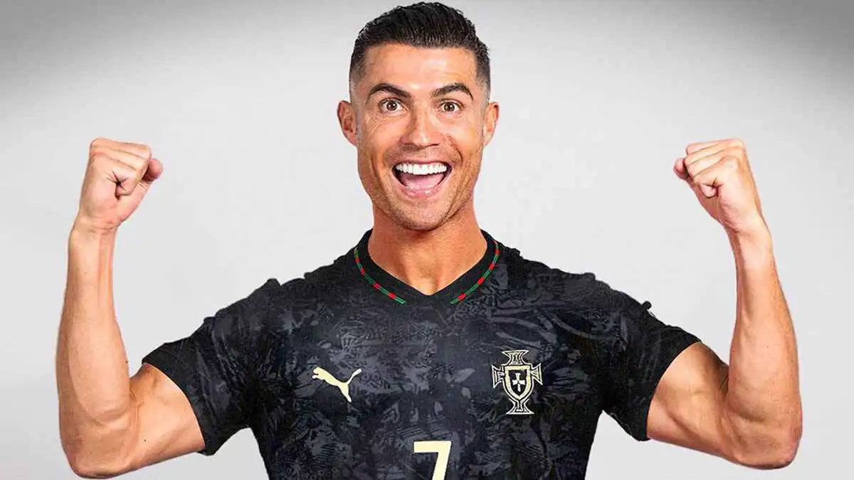 تعليق مفاجئ من نجم برشلونة حول كريستيانو رونالدو