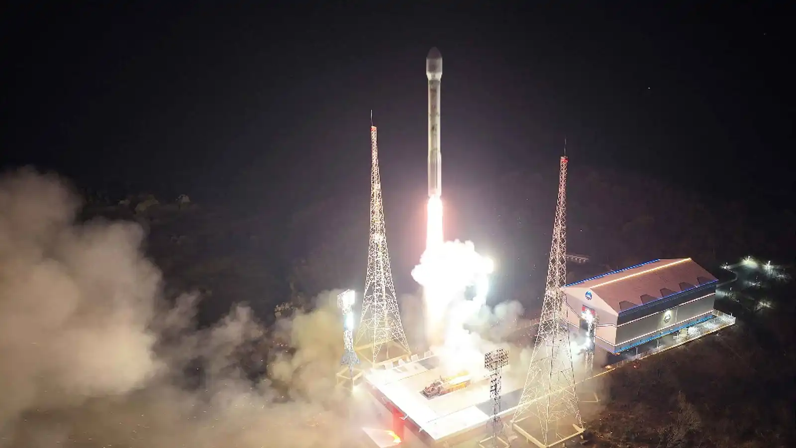 كوريا الشمالية تؤكد "حقها" في استكشاف الفضاء