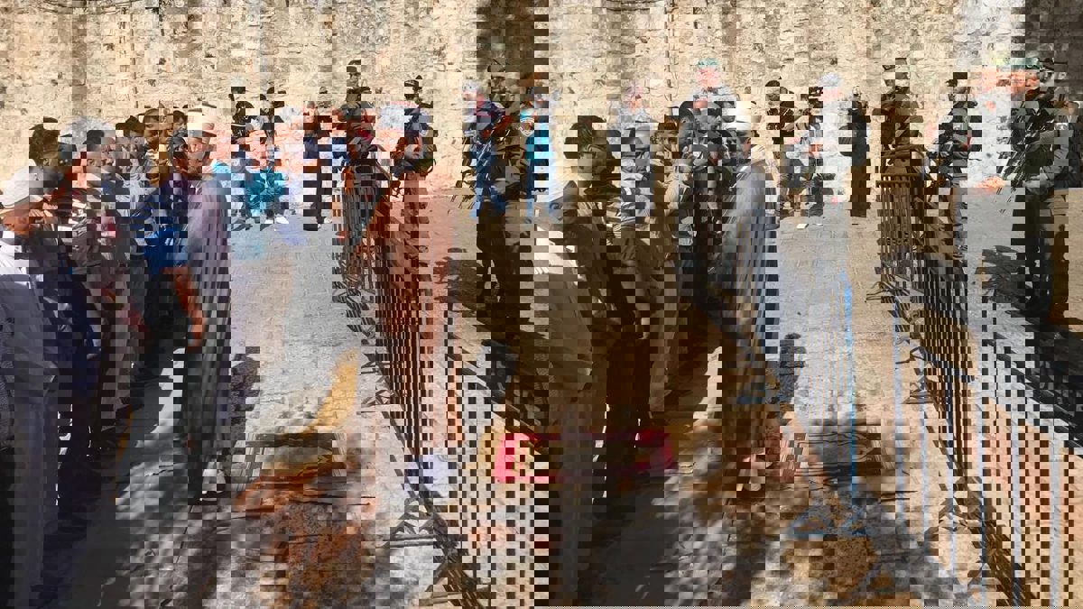 "الوطني الفلسطيني" يطالب بحماية حق العبادة في الأقصى