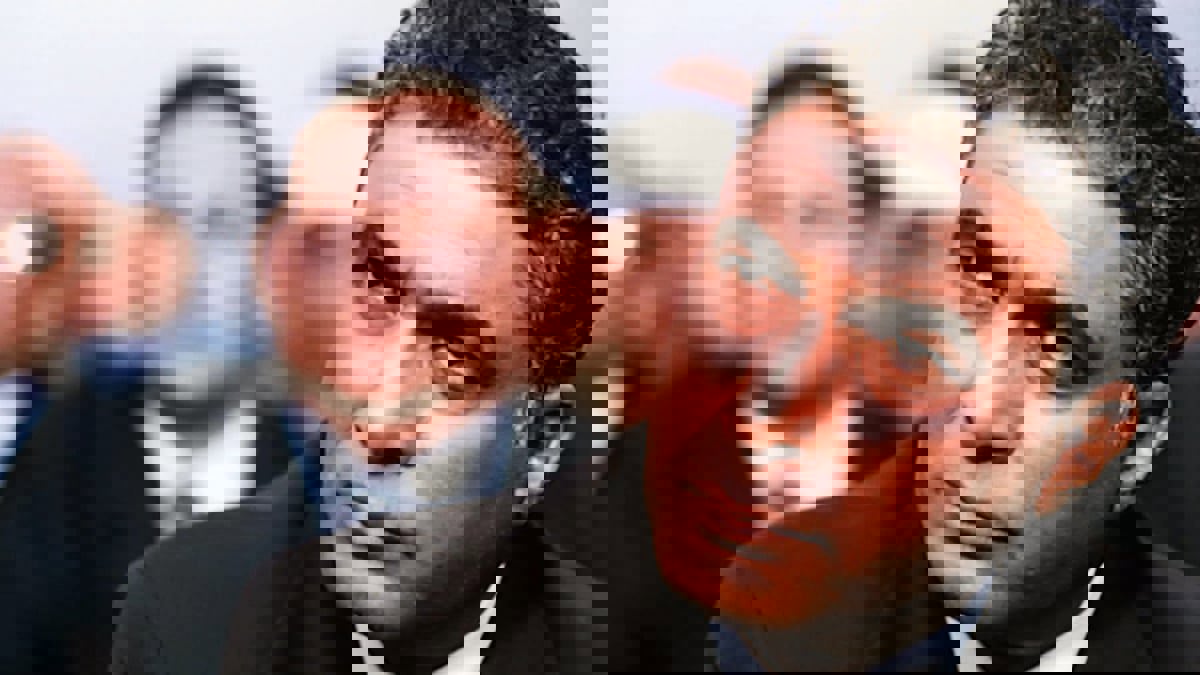 مصريون يستحضرون فيلم "معالي الوزير" إثر تشابه اسم وزير السياحة الجديد مع عالم آثار