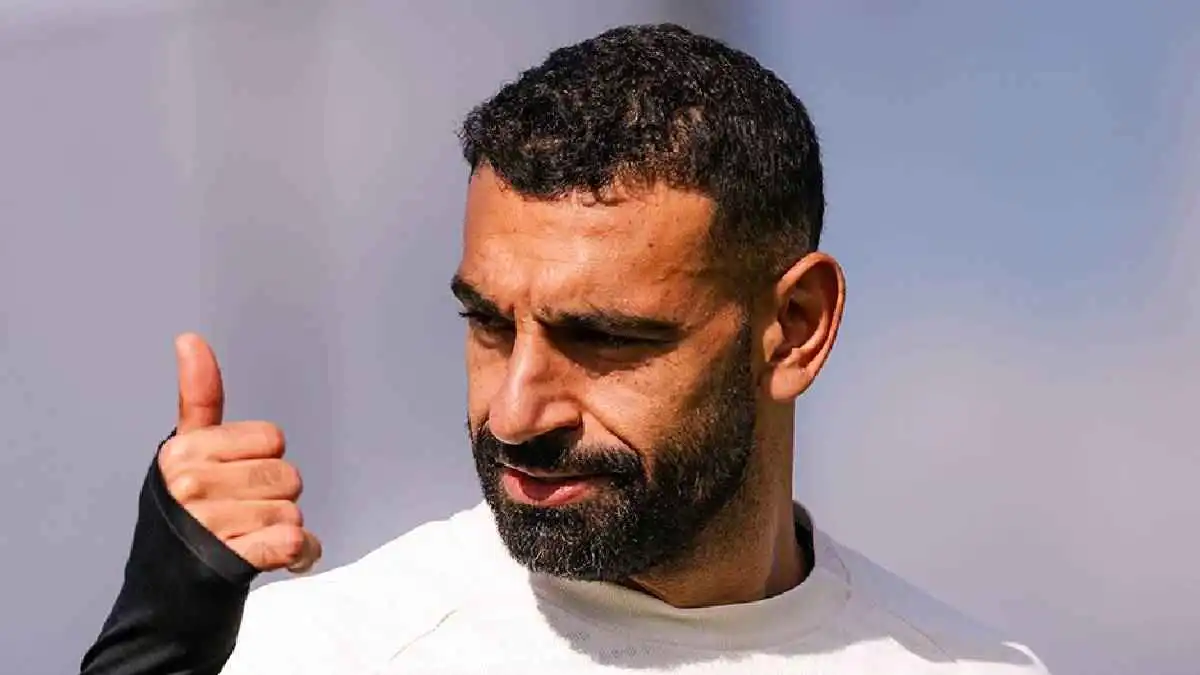 ظهور مفاجئ لمحمد صلاح مع الجراح العالمي مجدي يعقوب (صورة)