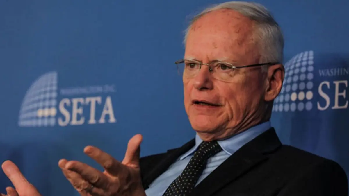 لترتيب "أوراق اللعبة" مع الروس.. المبعوث الأمريكي الخاص إلى سوريا في القامشلي