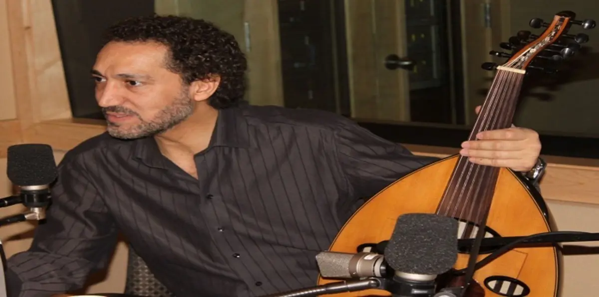 نصير شمة يختبر عودا جديدا من الكربون‎