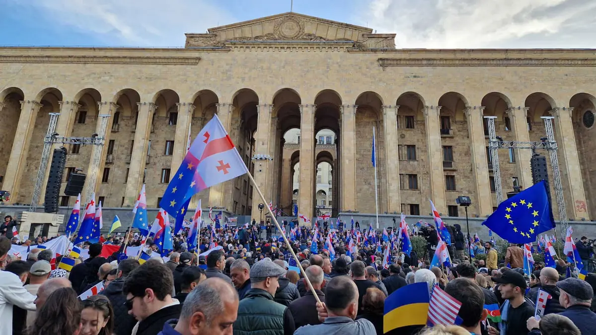 الآلاف يتظاهرون أمام البرلمان الجورجي ضدّ الحكومة