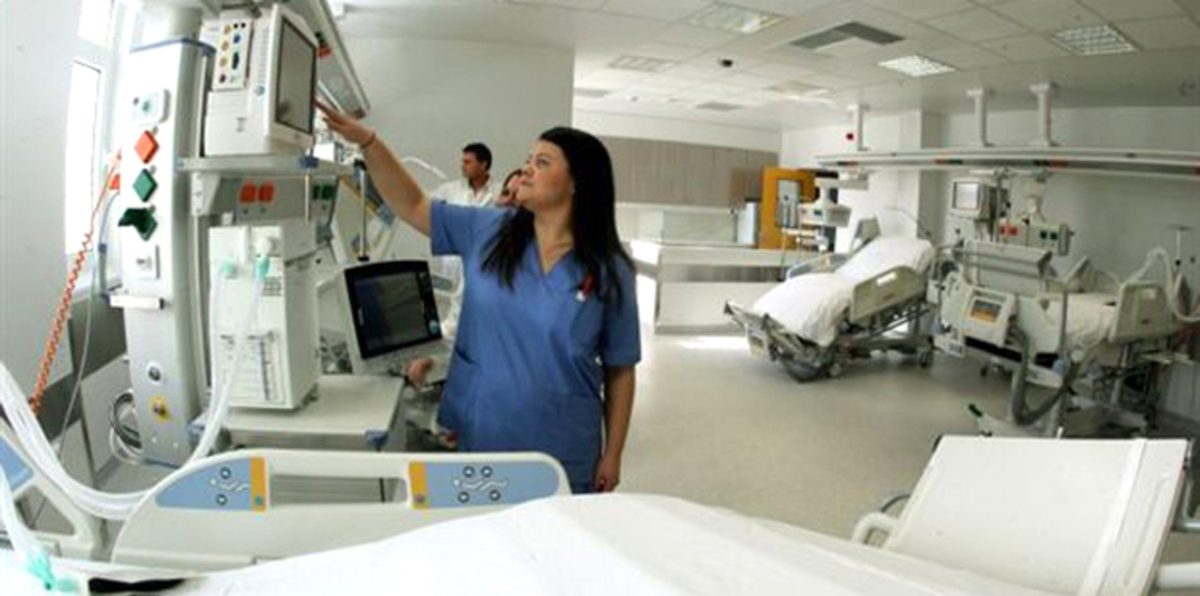 وسائل غريبة لنقل المرضى إلى المستشفيات في اليونان