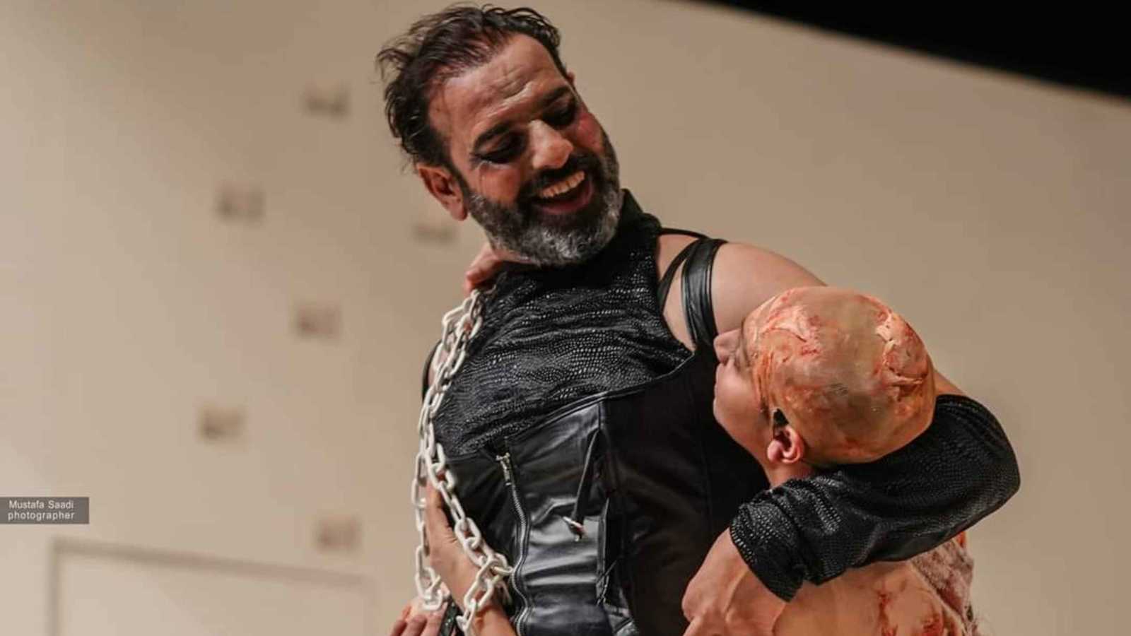 "الجدار".. مسرحية عراقية تهزّ قرطاج بجراح النساء والعنف الصامت