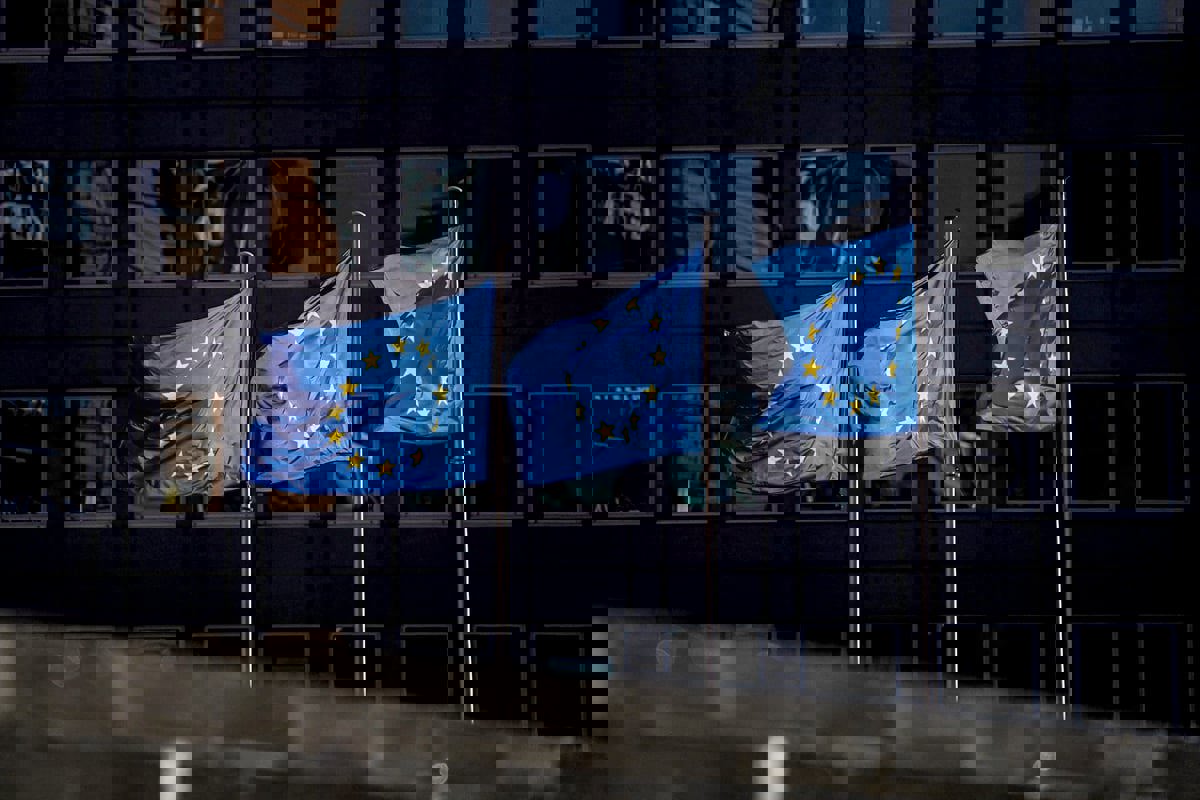 مصادر لـ "إرم نيوز": 8 مليارات دولار في طريقها إلى القاهرة