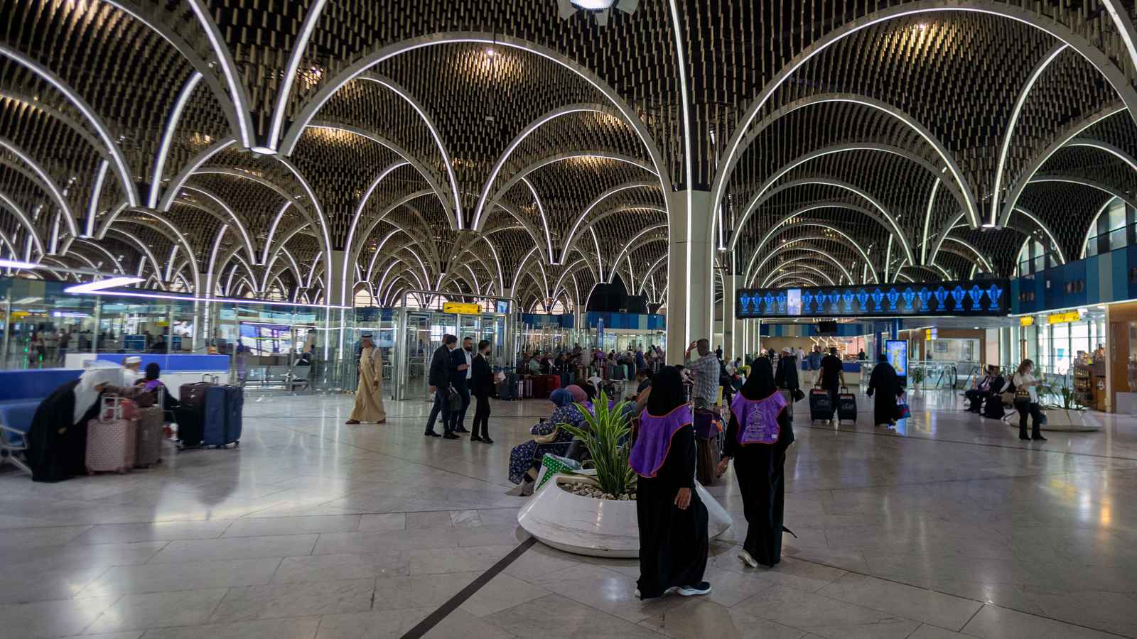 خاص- إجراءات مشددة في مطار بغداد لتعقب تمويل حزب الله