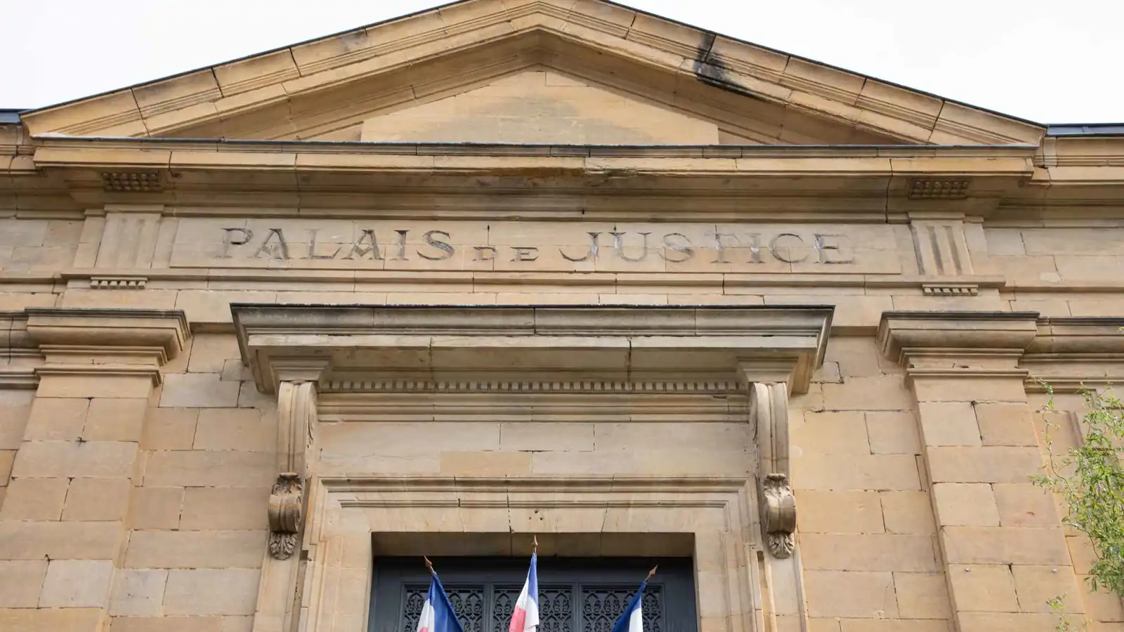 استئناف حكم مخفف بحق والدين حاولا "التضحية" بطفلهما في فرنسا