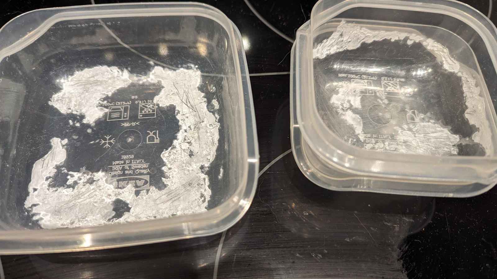 "خطر كبير".. لا تستخدموا علب الطعام البلاستيكية المتضررة