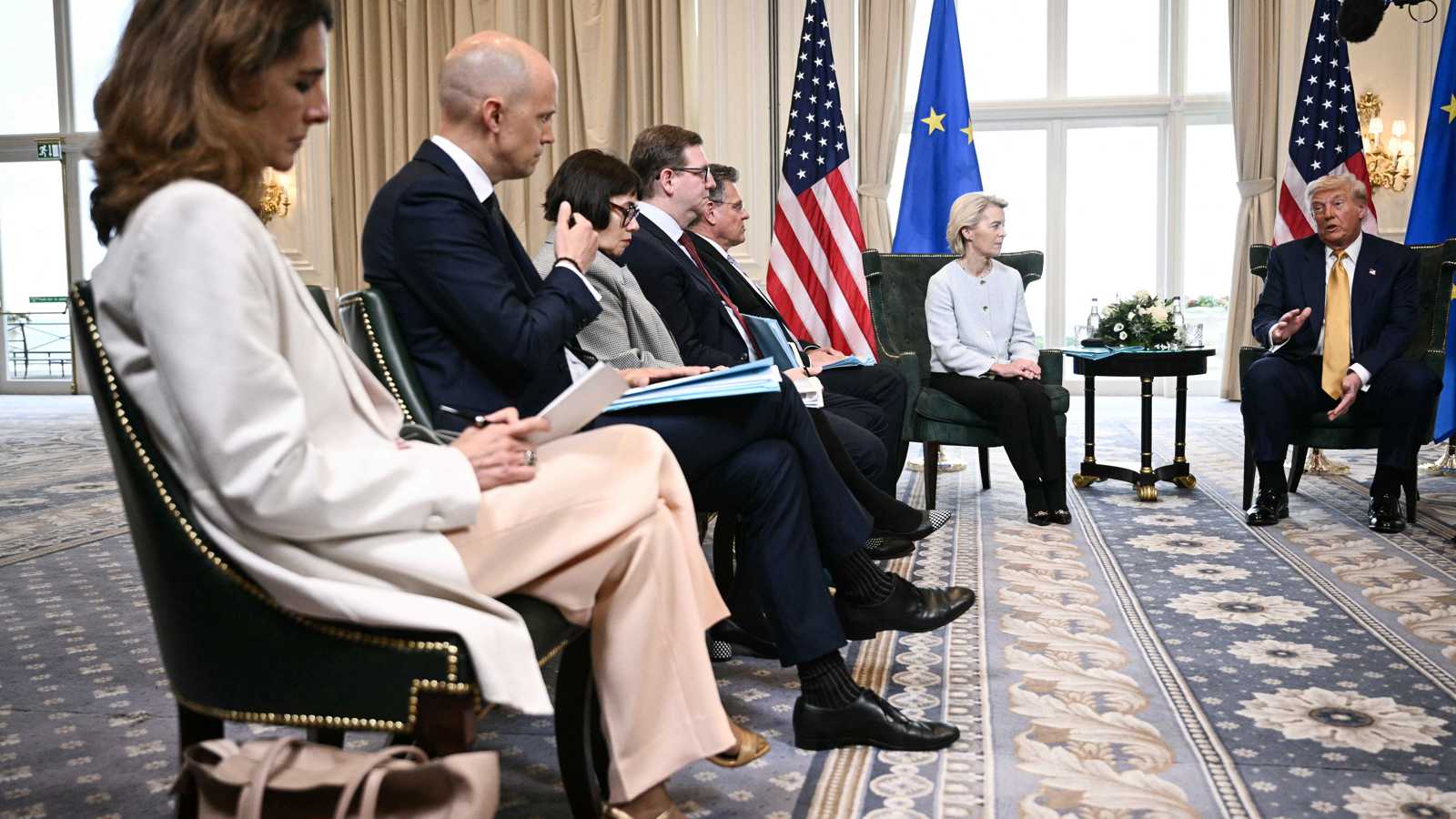 المعارضة الفرنسية تندد بالاتفاق التجاري بين أمريكا والاتحاد الأوروبي