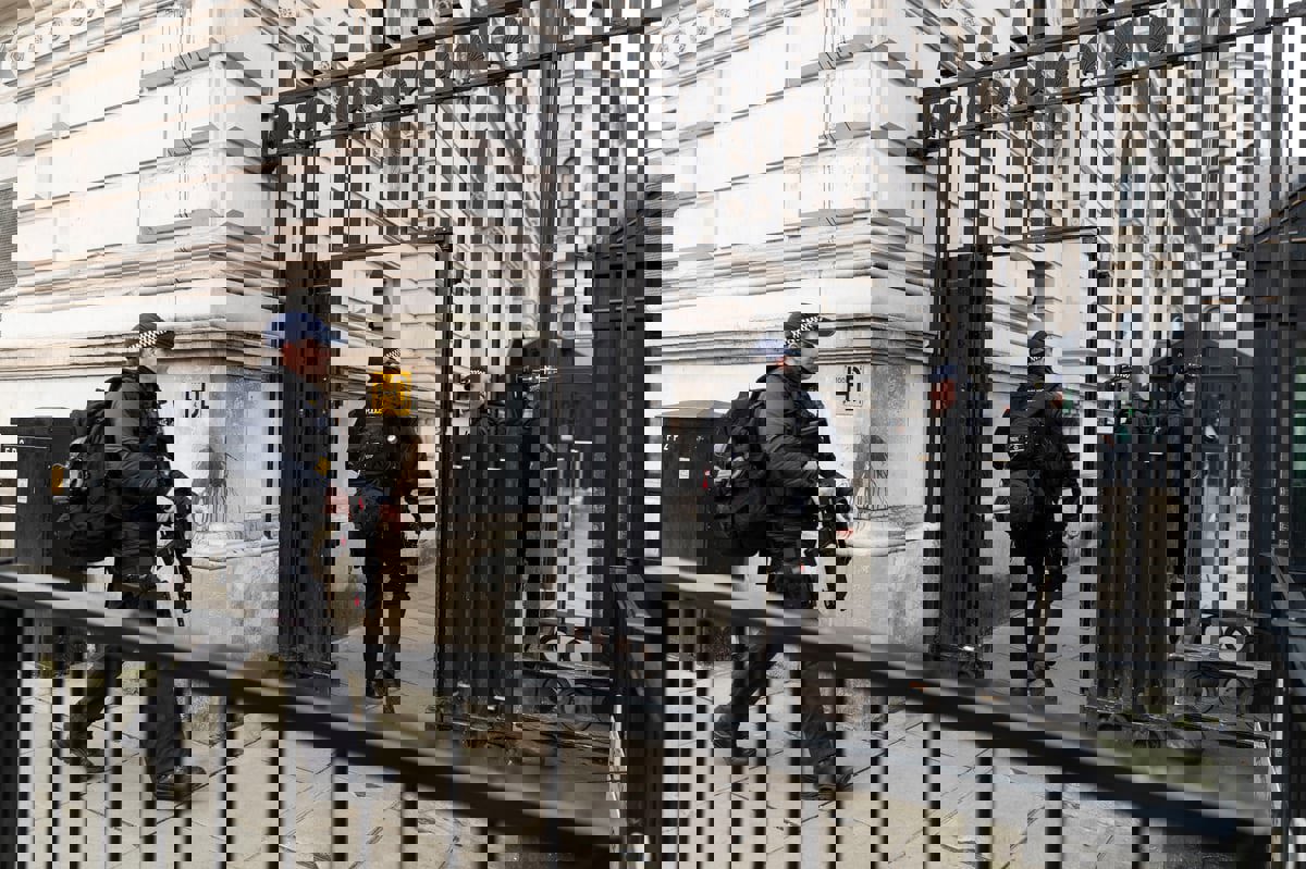 بريطانيا.. خطة لترحيل المساجين الأجانب لزيادة سعة السجون