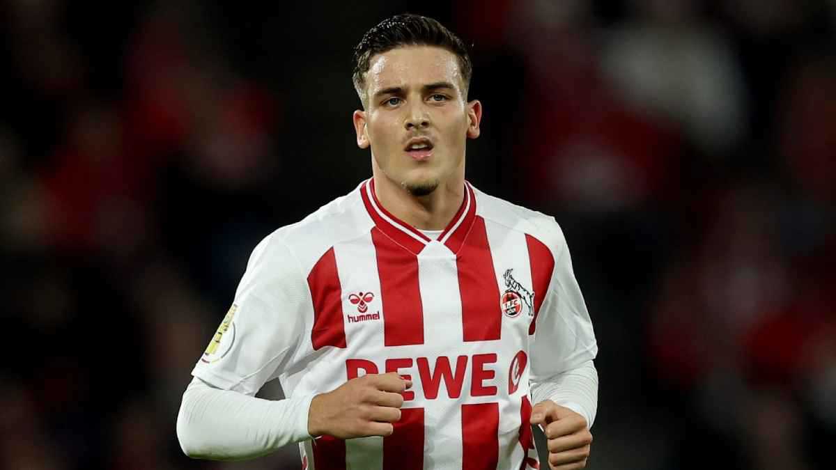 مانشستر سيتي ينافس برشلونة على ضم سعيد الملا