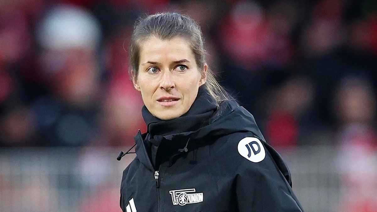 ستنافس بايرن ميونخ ودورتموند.. من هي ماري لويز إيتا مدربة يونيون برلين؟ 