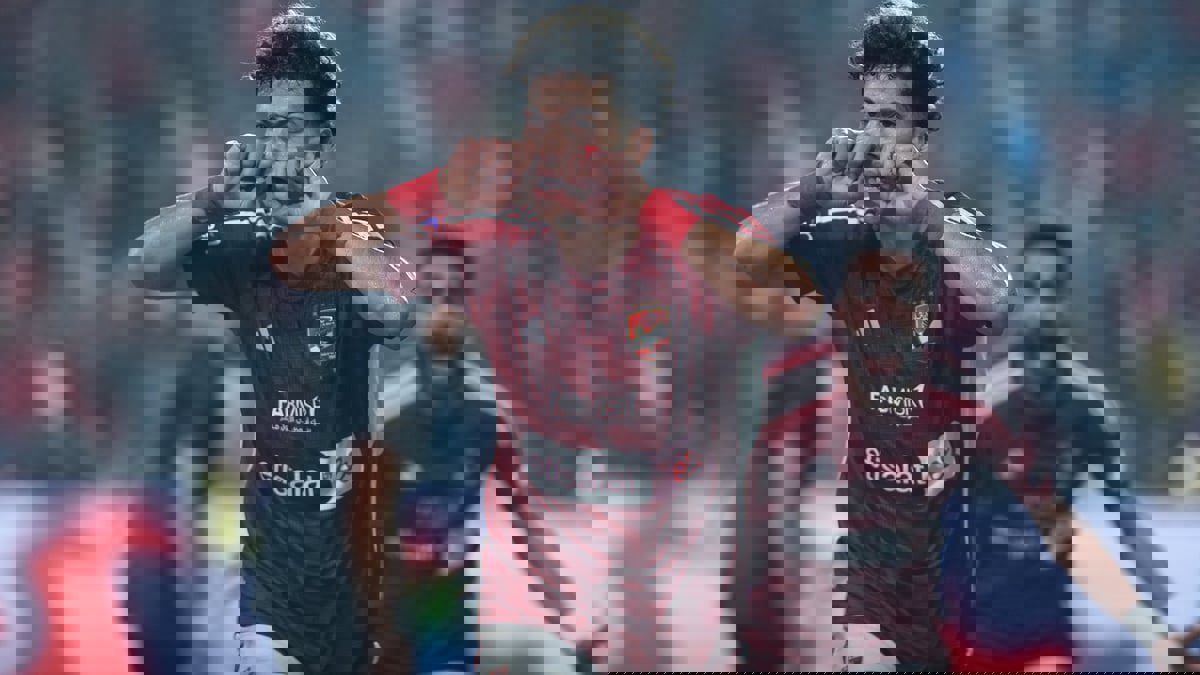 على طريقة رونالدو.. هكذا احتفل إمام عاشور بفوز الأهلي على سيراميكا (فيديو)