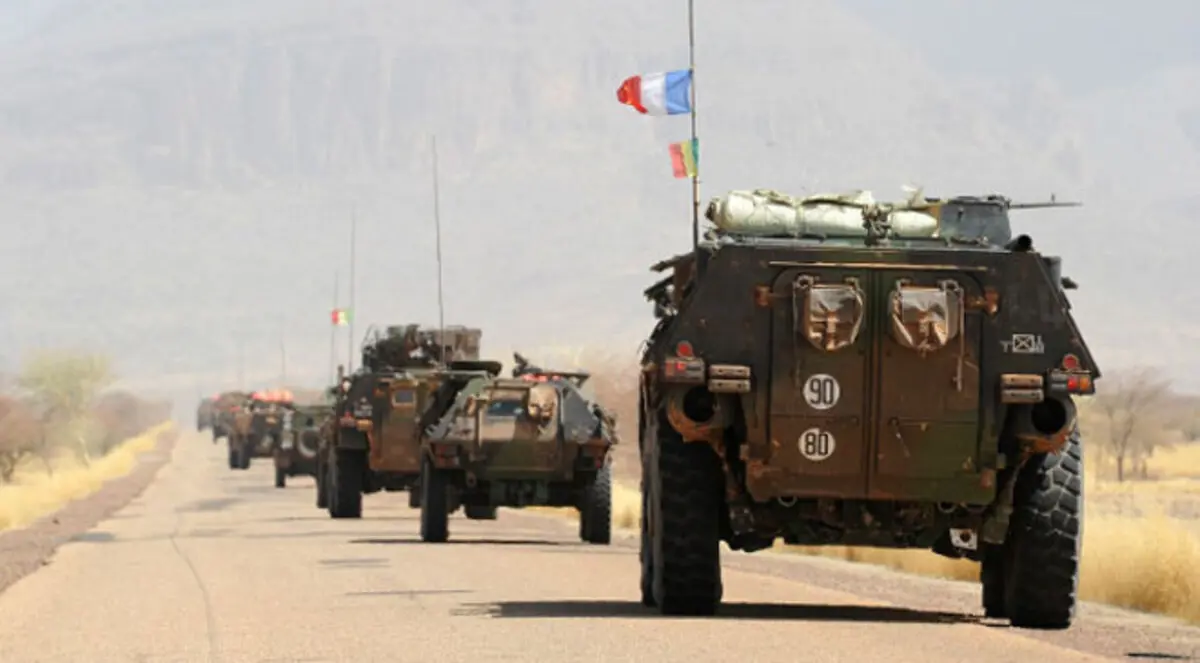 فرنسا تسعى لإبعاد القاعدة عن الآبار في صحراء مالي