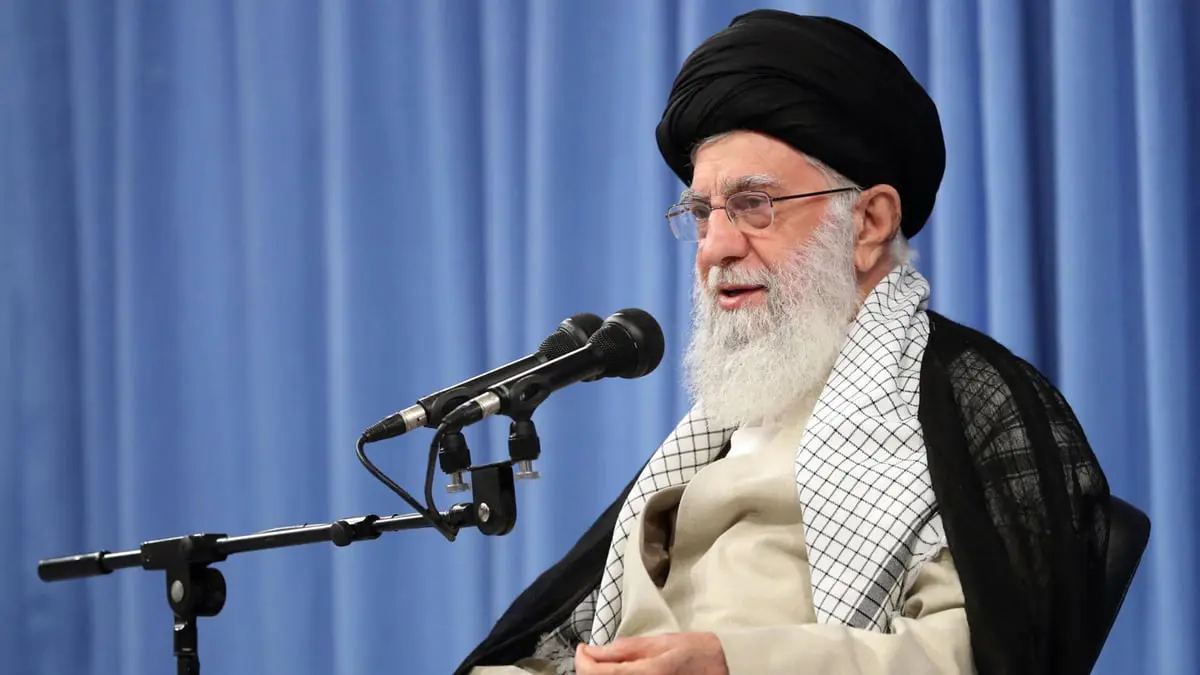 خامنئي يعلق للمرة الأولى على موت الفتاة مهسا أميني: أحرق قلوبنا