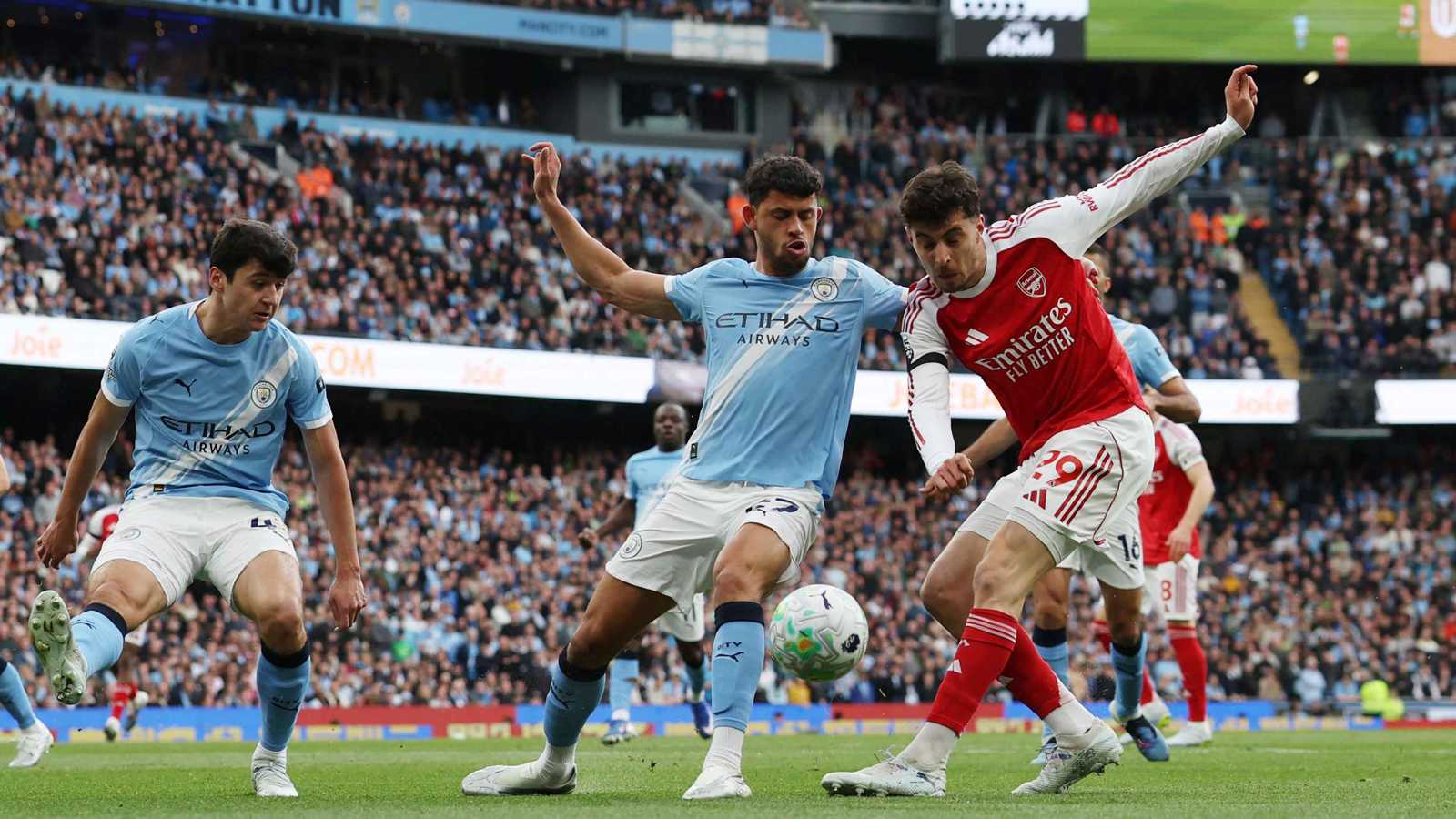 "يجب التخلص منه".. جماهير آرسنال تنقلب على نجم الفريق بعد صدمة مانشستر سيتي 