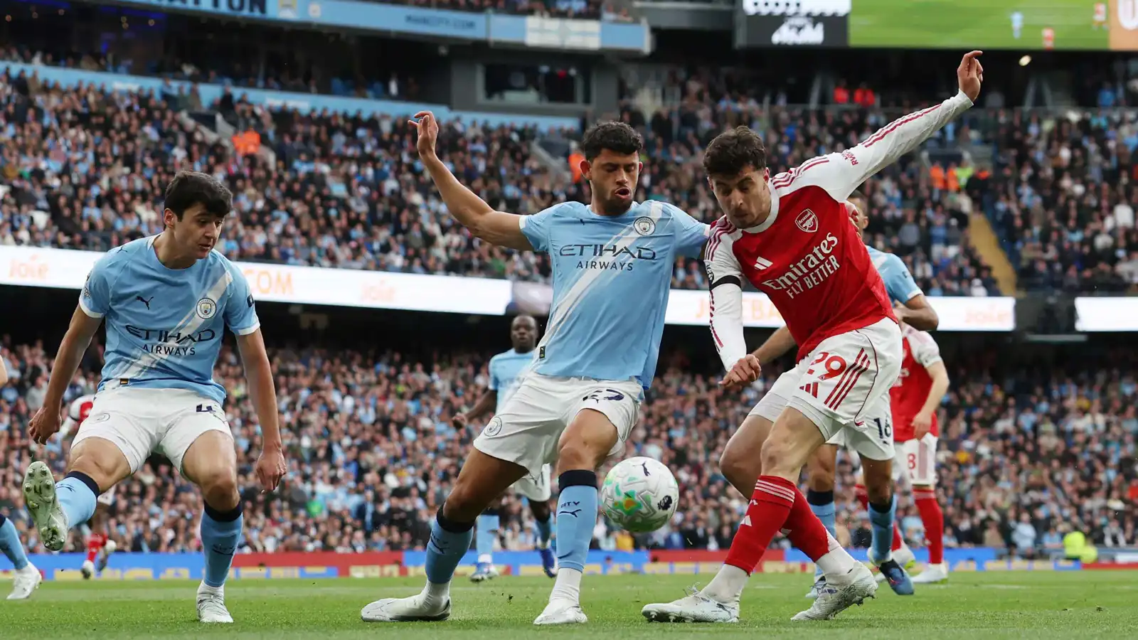 "يجب التخلص منه".. جماهير آرسنال تنقلب على نجم الفريق بعد صدمة مانشستر سيتي