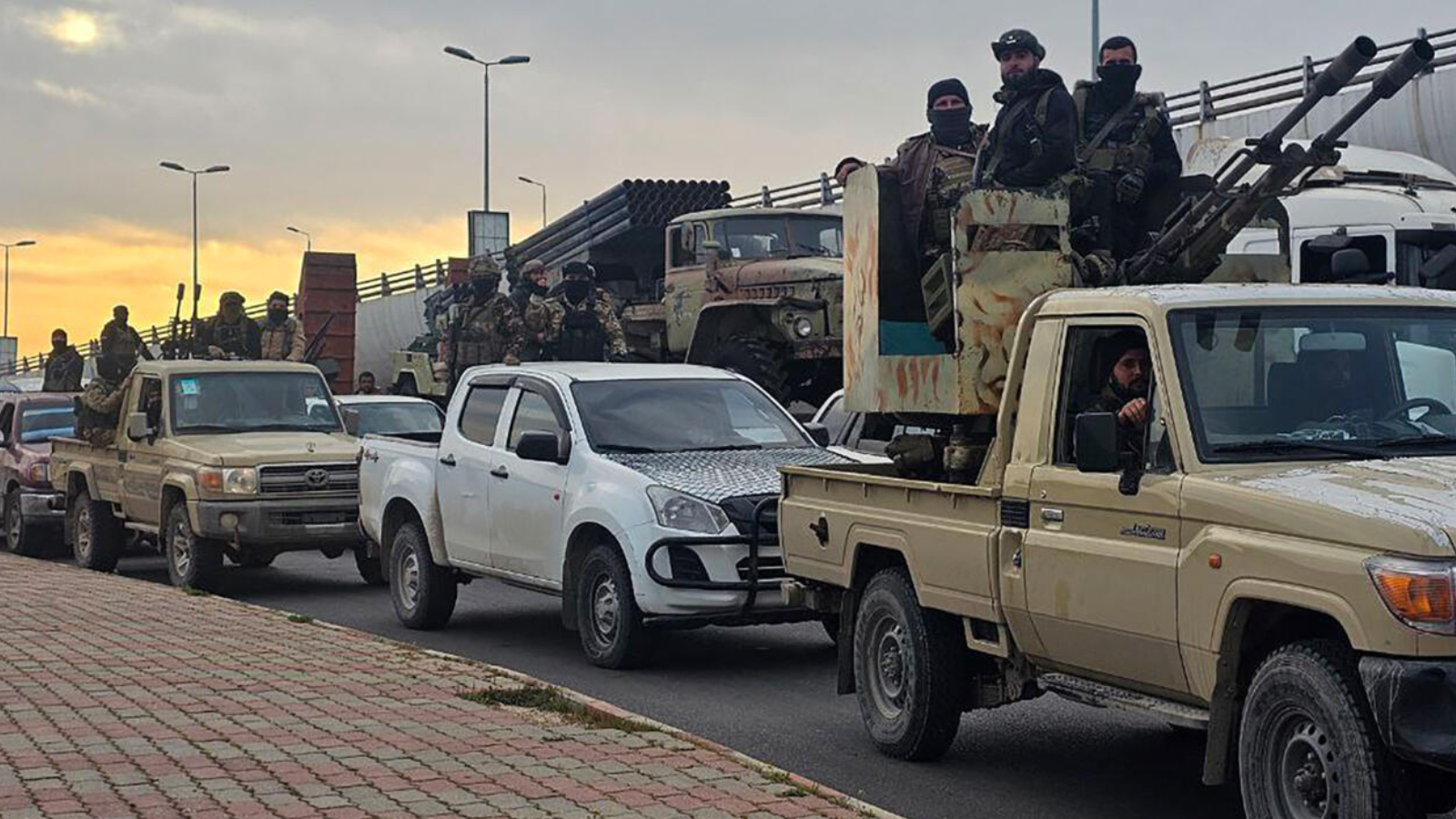 مشهد جديد شمال سوريا.. تعاون أمني ثلاثي وانسحاب تركي جزئي