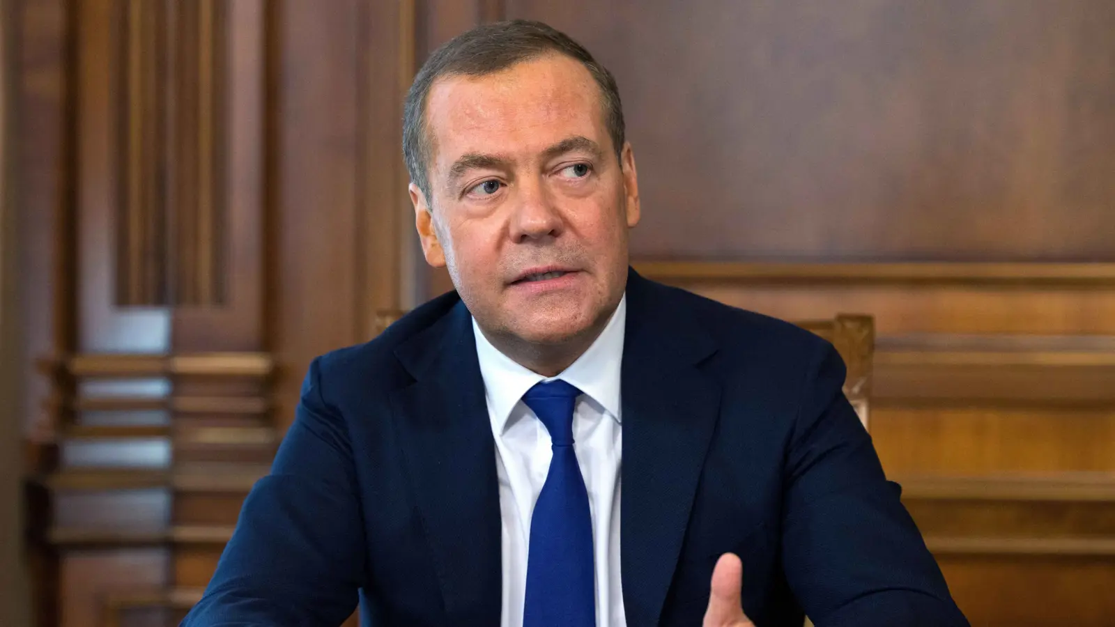 ميدفيديف يهدد أمين عام الناتو بمعسكر الاعتقال الروسي في سيبيريا