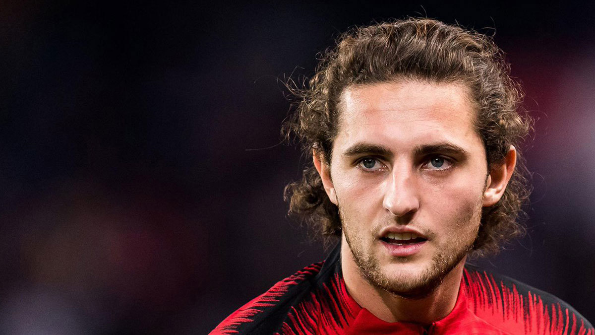 هل يكون نادي ليفربول "فرس الرهان" في صفقة أدريان رابيو؟