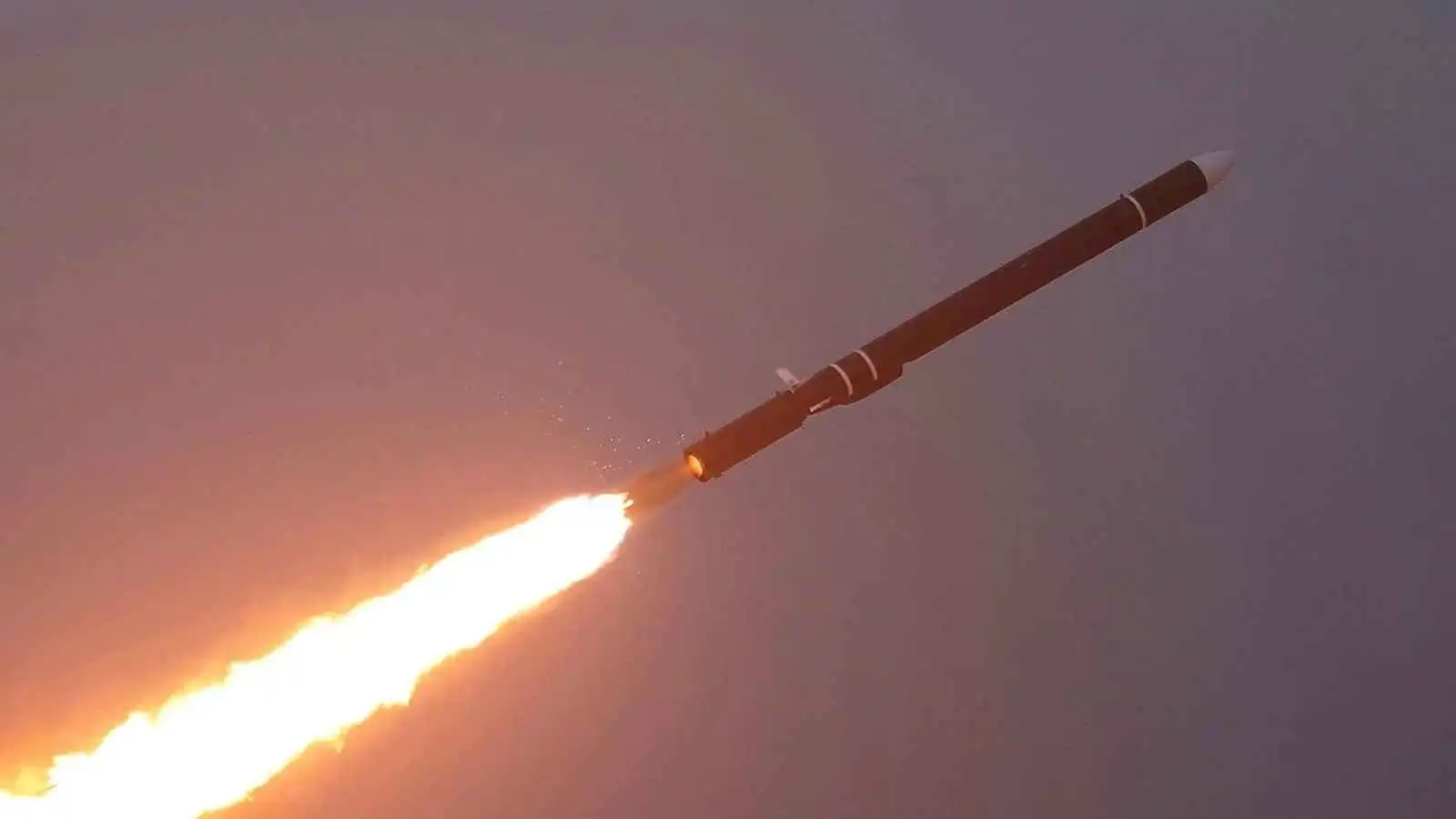 صاروخ "أغني-5".. الهند توجه رسالة ردع نووية للصين (فيديو)