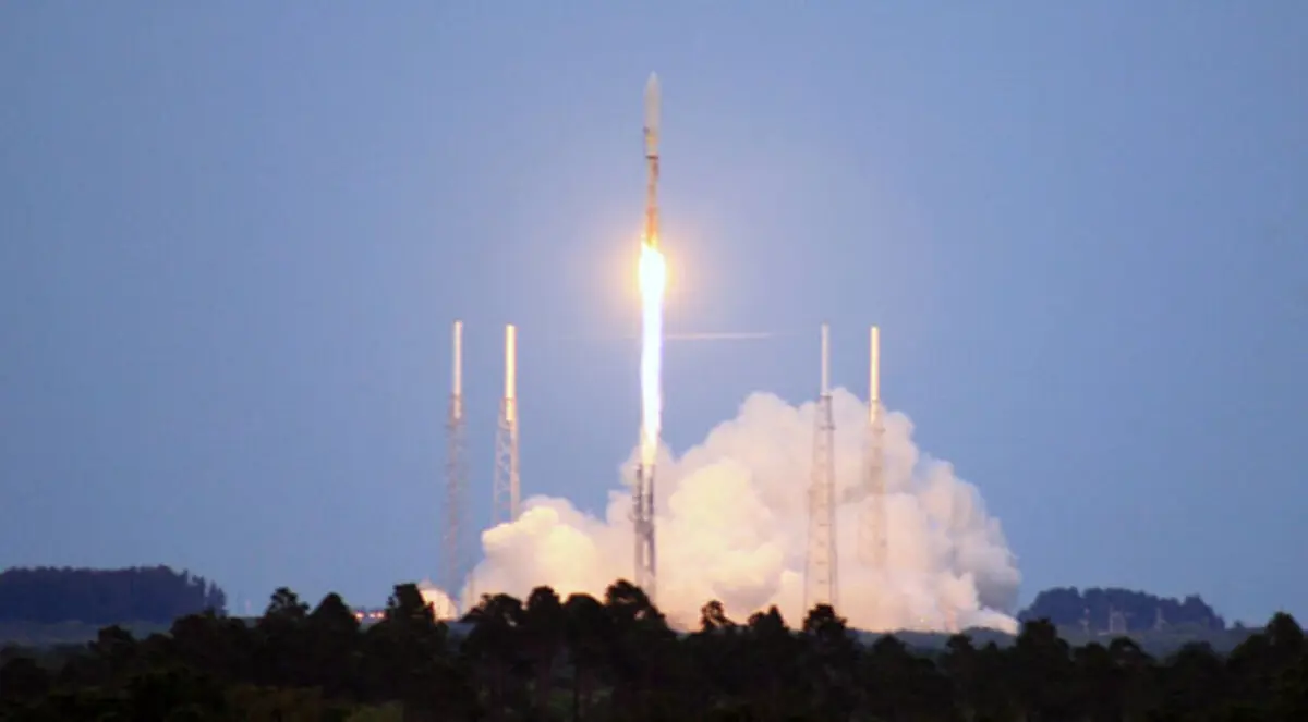 أمريكا تطلق قمرين صناعيين للتجسس