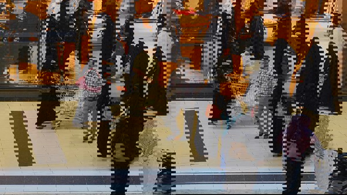 هل ألغت السعودية قرار إغلاق المحلات التجارية وقت الصلاة؟