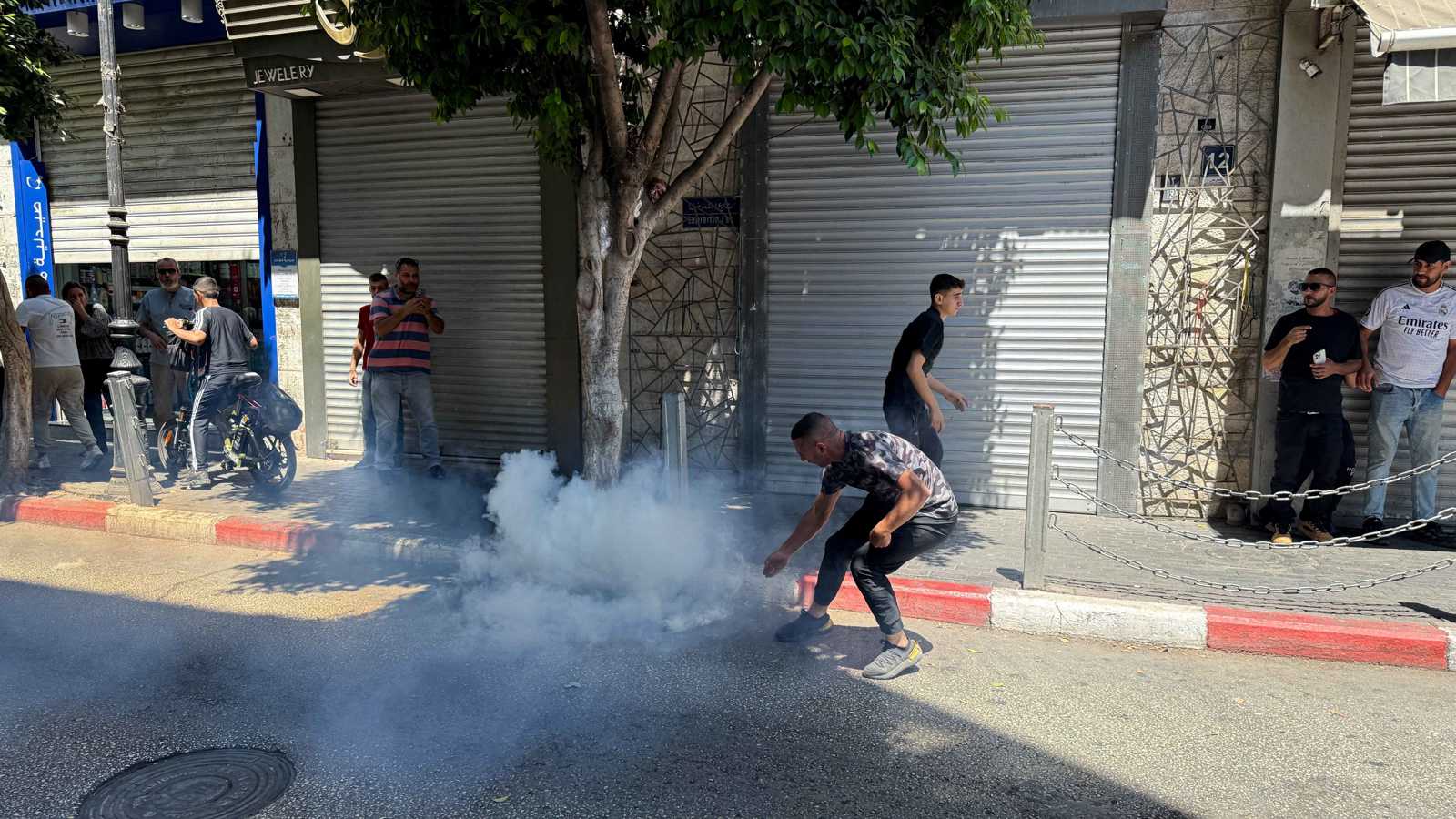 خبراء: السلطة الفلسطينية تواجه خطر "الانهيار" بسبب الإجراءات الإسرائيلية