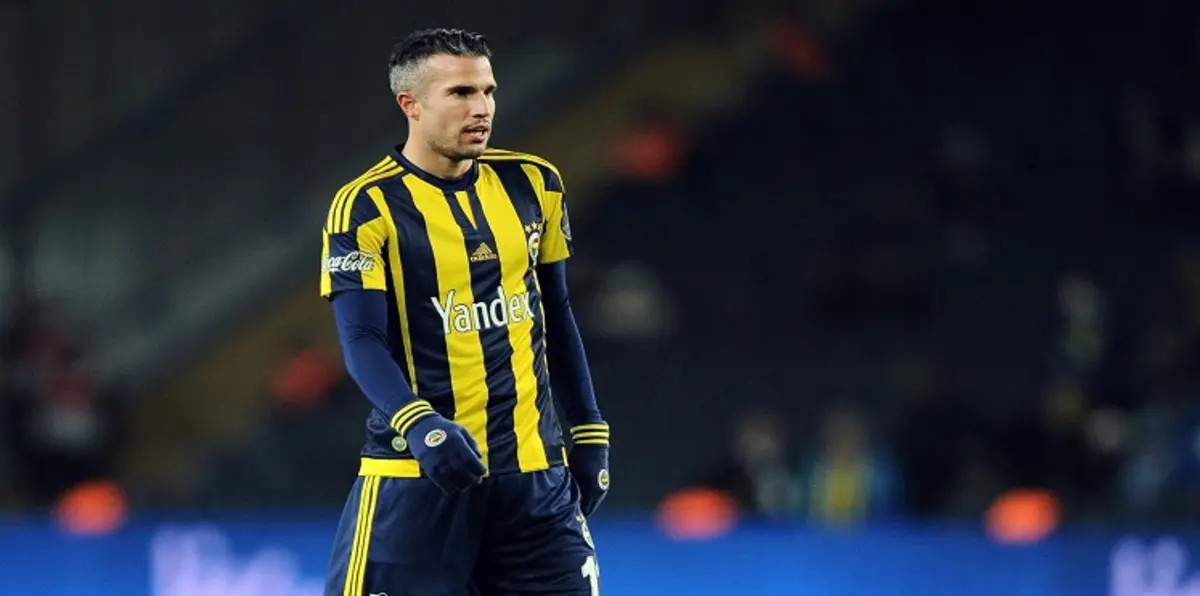 فنربخشة يؤكد بقاء فان بيرسي للموسم المقبل