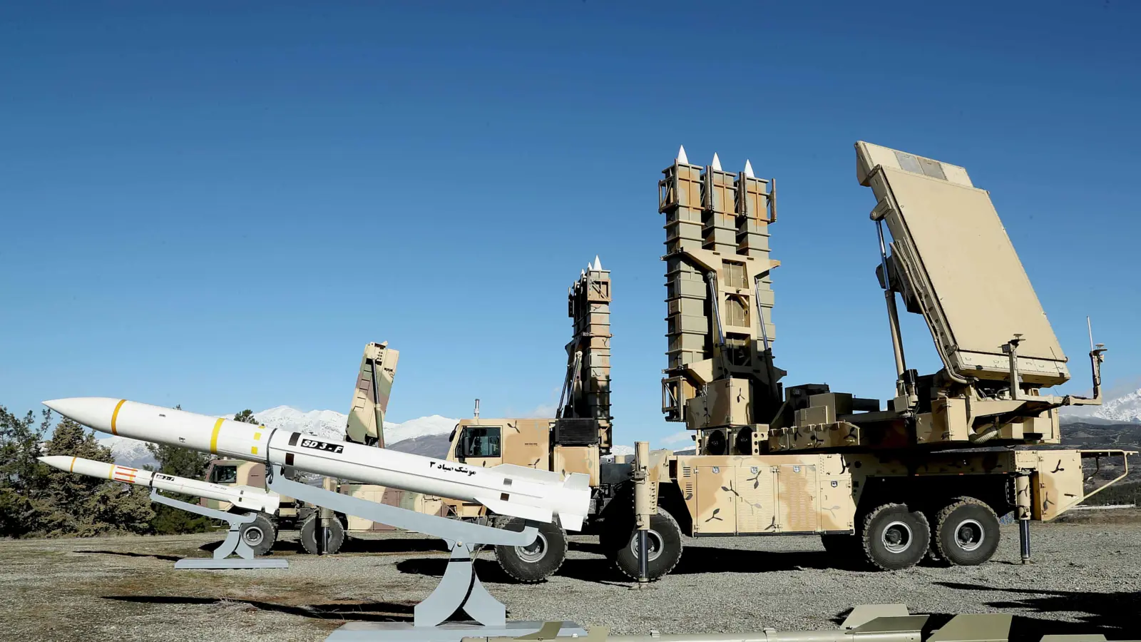 إيران تعلن إسقاط 20 صاروخاً إسرائيلياً فوق سماء شيراز