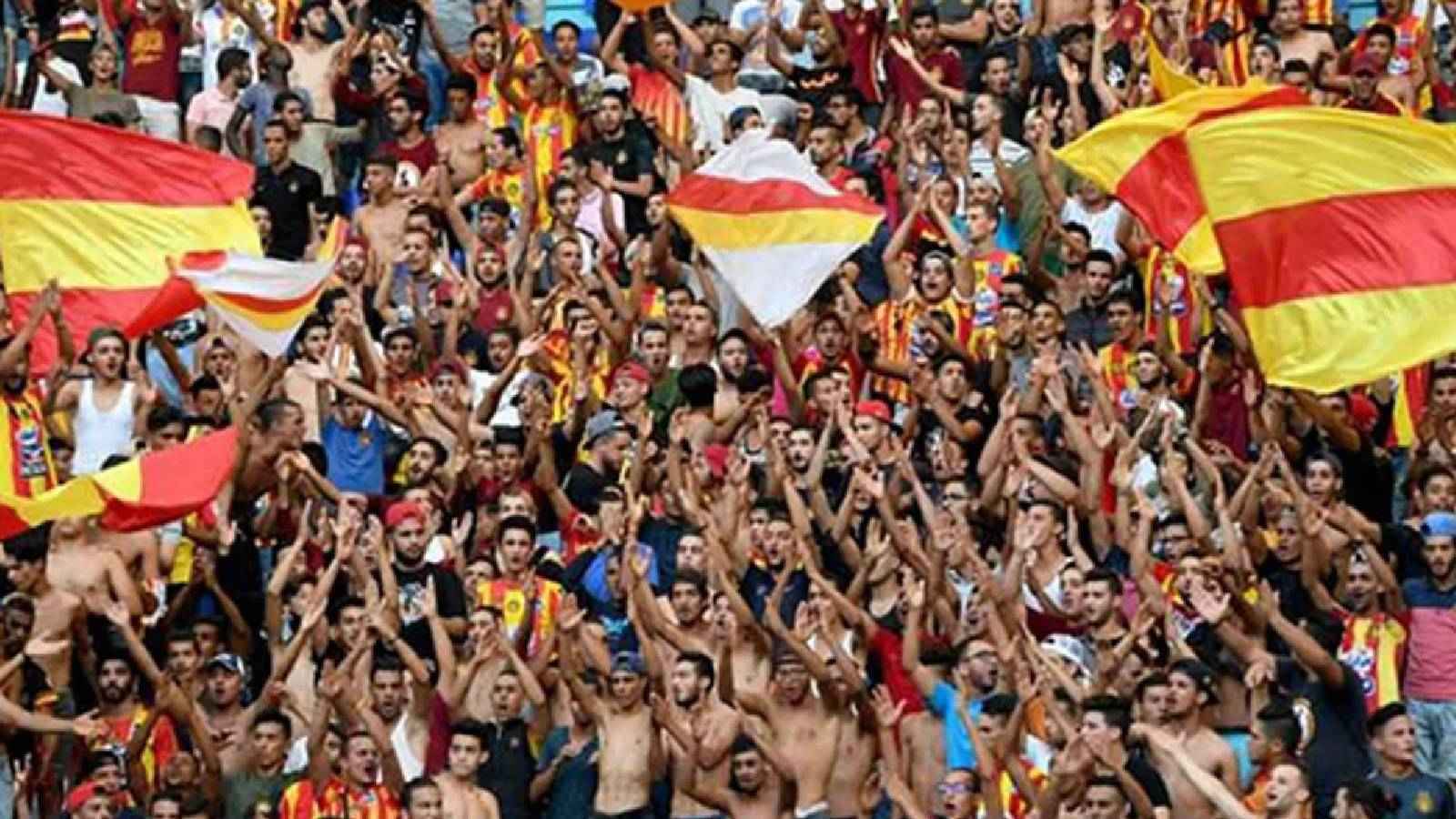 بعد القبض على مشجعين وإعلان حضور الجماهير.. ضجة كبيرة قبل ديربي تونس