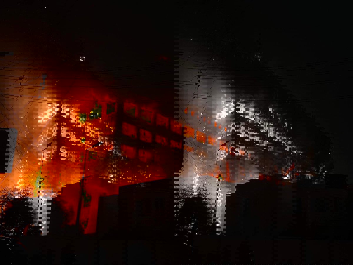 ما الذي ساعد على سرعة اشتعال مبنى مديرية أمن الإسماعيلية؟