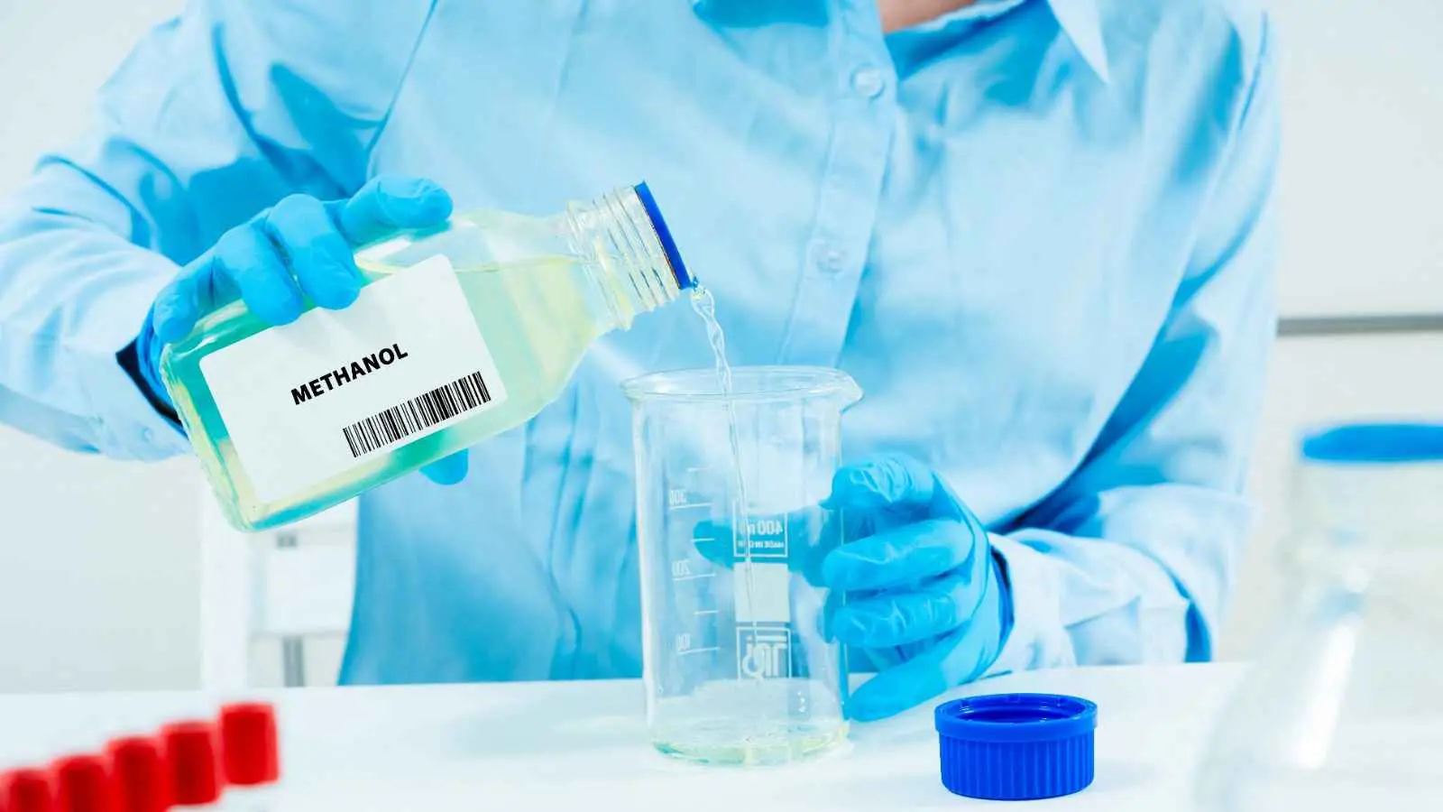 ضبط مستودع.. تفاصيل جديدة حول التسمم بالكحول في الأردن