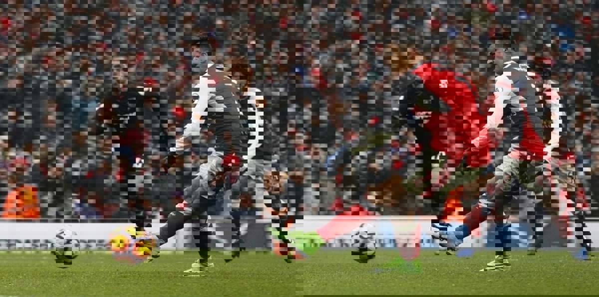 باريس سان جيرمان يسعى لخطف سانشيز