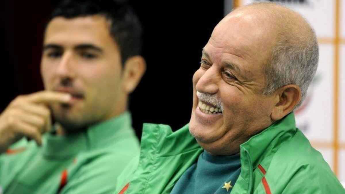 اتهمه بإثارة النميمة.. نجم الجزائر السابق يرد على اتهامات رابح سعدان 