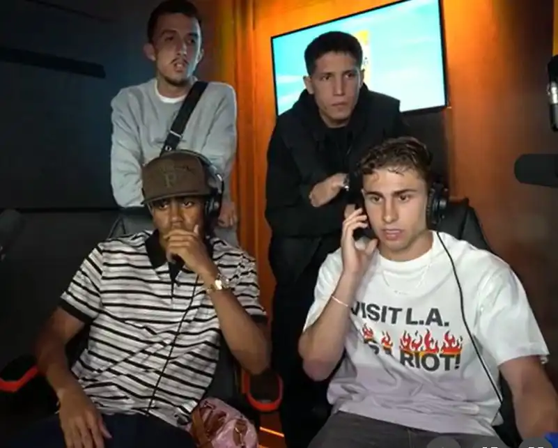 لامين يامال في دوري الملوك مع فيرمين لوبيز وكانسيلو