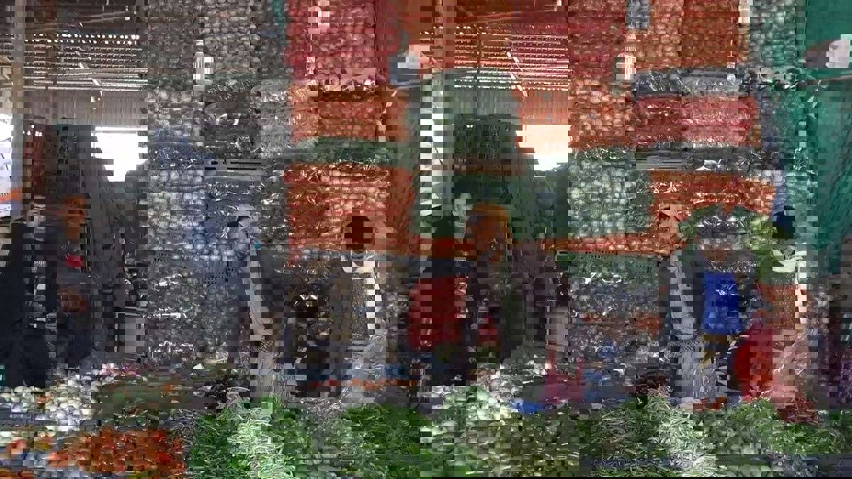 اليمن يمنع تصدير الخضراوات والفاكهة واللحوم في شهر رمضان