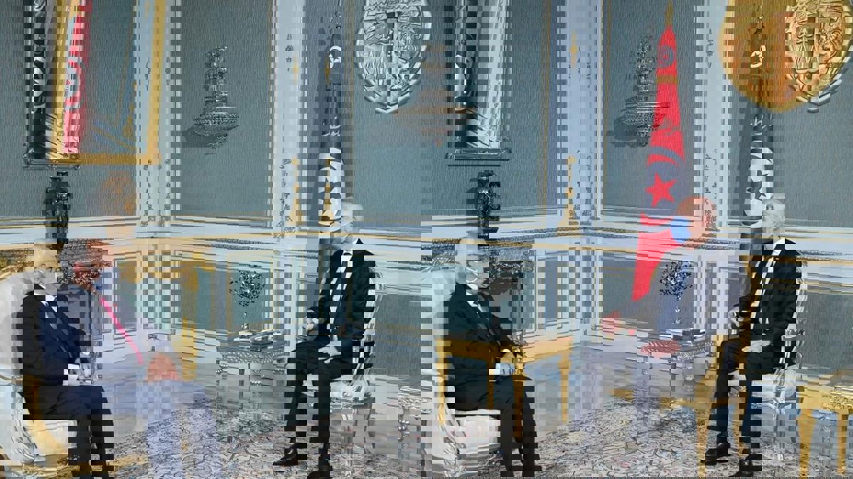 تونس.. هل تقود مبادرة الوساطة بين سعيد والغنوشي إلى إنهاء الأزمة؟