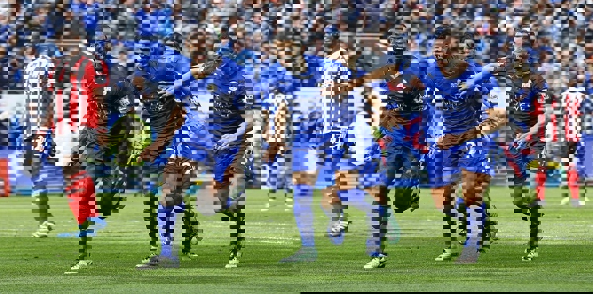 ليستر سيتي يقترب من الحُلم ومارسيال ينقذ مانشستر يونايتد