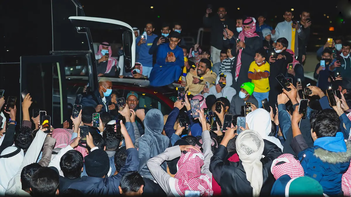 استقبال حافل لبعثة النصر بمدينة حائل قبل مباراة الطائي بالدوري السعودي (صور)