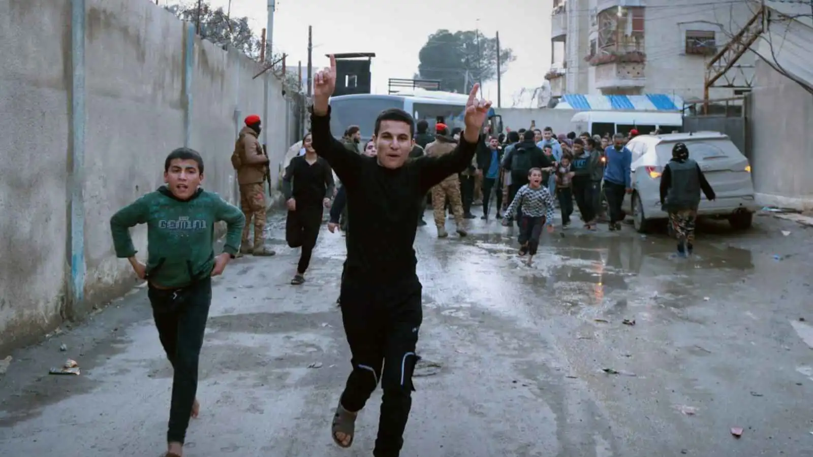 بعد تسلمه من قسد.. الحكومة السورية تكشف مسارات التعامل مع سجناء "الأقطان"