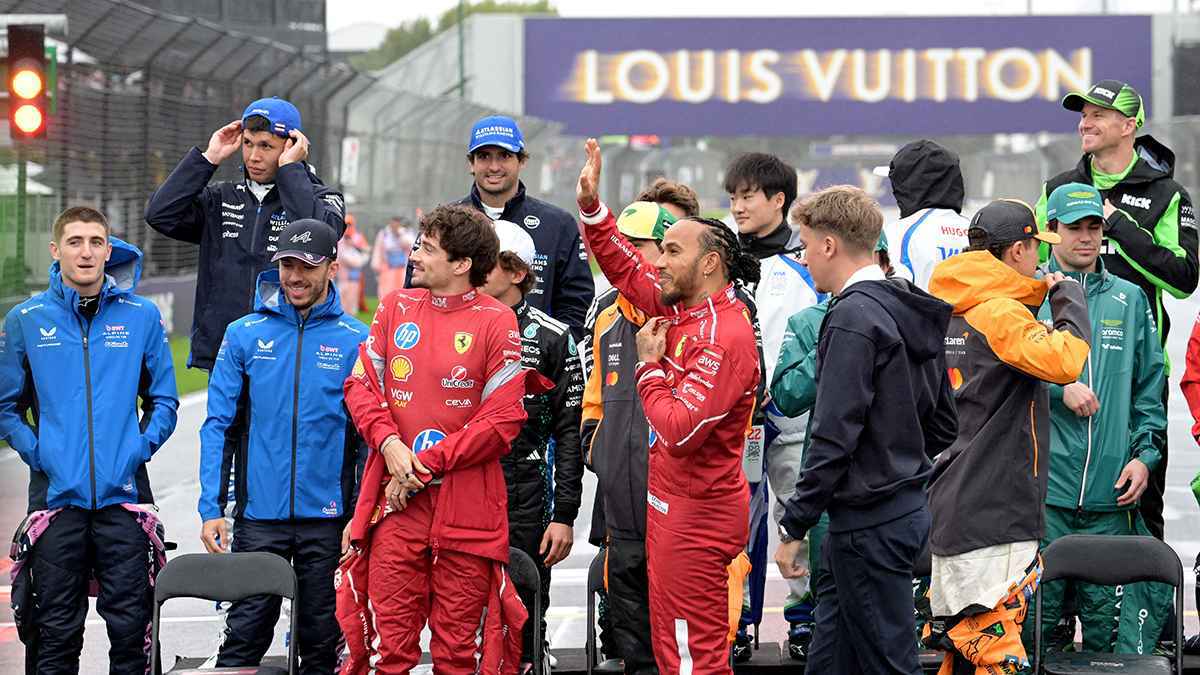 هاميلتون يحذر ثنائي مكلارين من التراخي في صراع لقب فورمولا 1