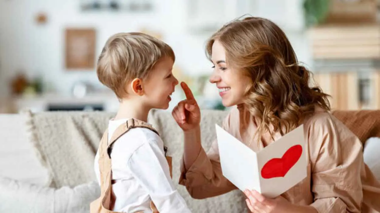 هل تهدي أطفالك في عيد الحب؟.. إليك أفكارًا سيعشقونها